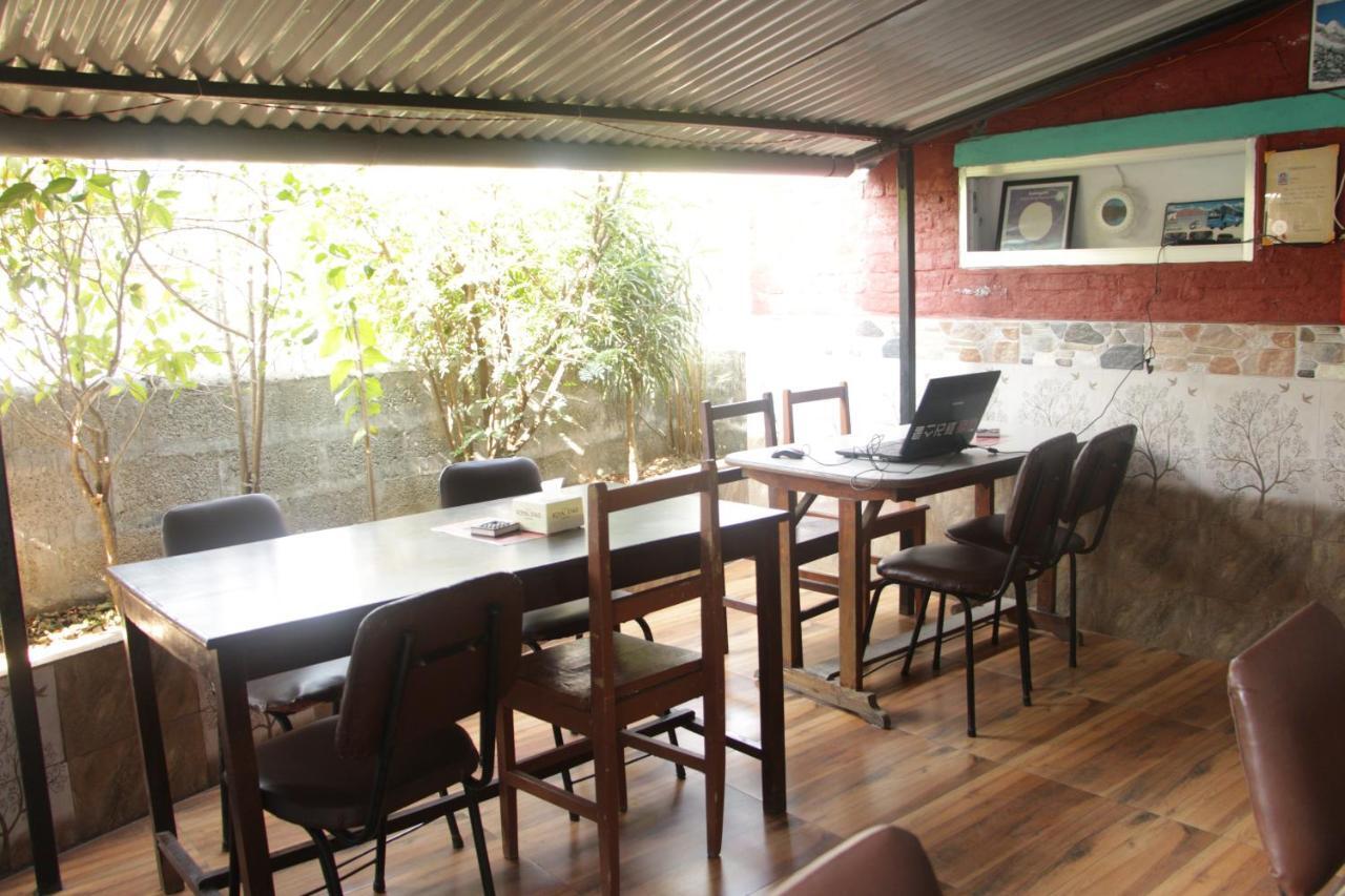 Harry Guest House & Restaurant Ποκάρα Εξωτερικό φωτογραφία